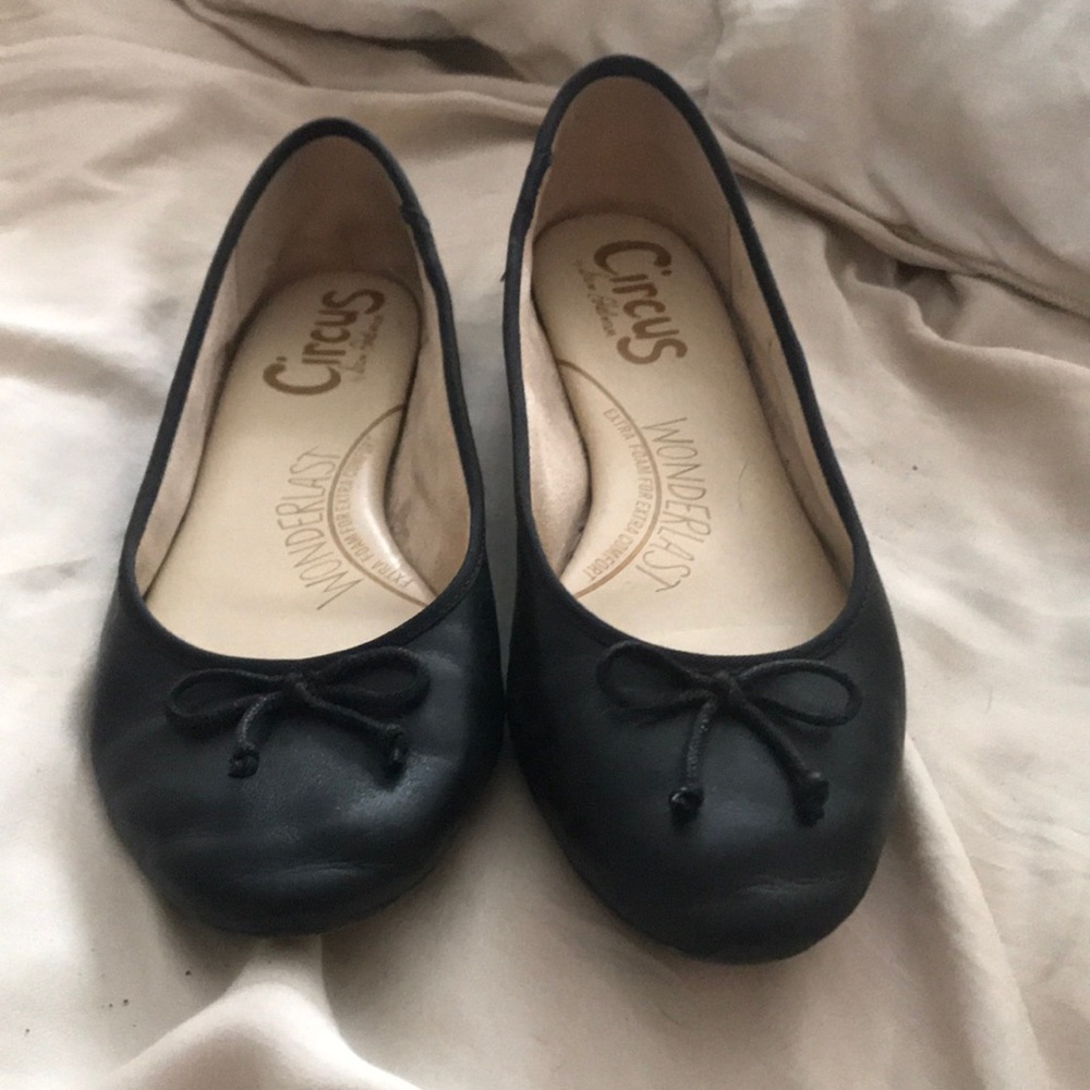 Shoes - Picture 4 of 4